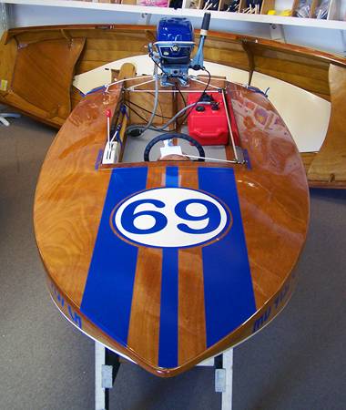 cocktail-class-racer-outboard-motor-boat-blue-wave-2.jpg