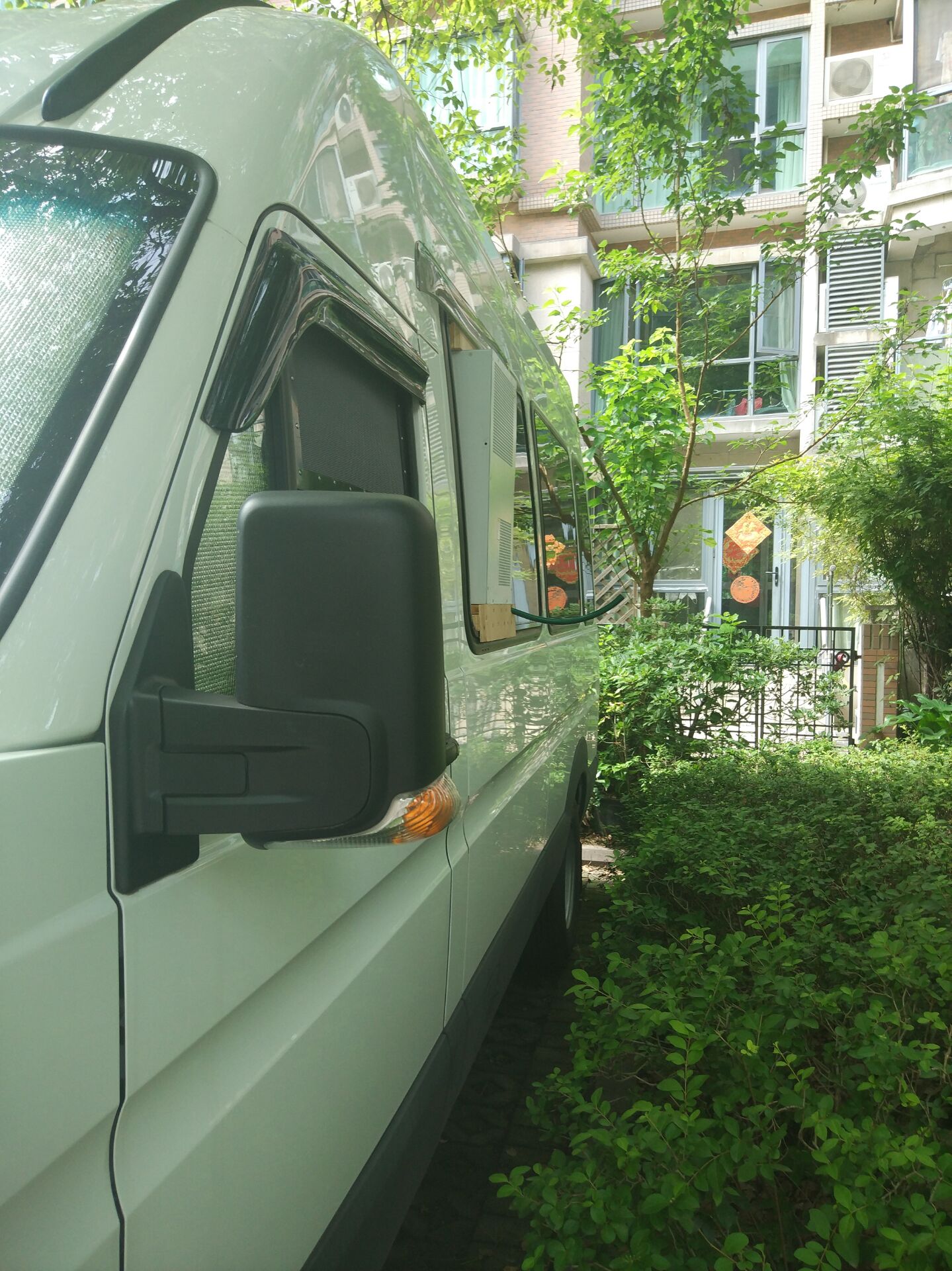 这是我今年开始测试的48 V 变频空调， 功率很小150瓦，制冷量520W ，比我原来的窗式空调小。但它晚上过夜是 ...