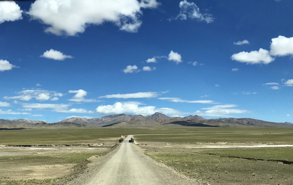 平静后面暗藏凶险！