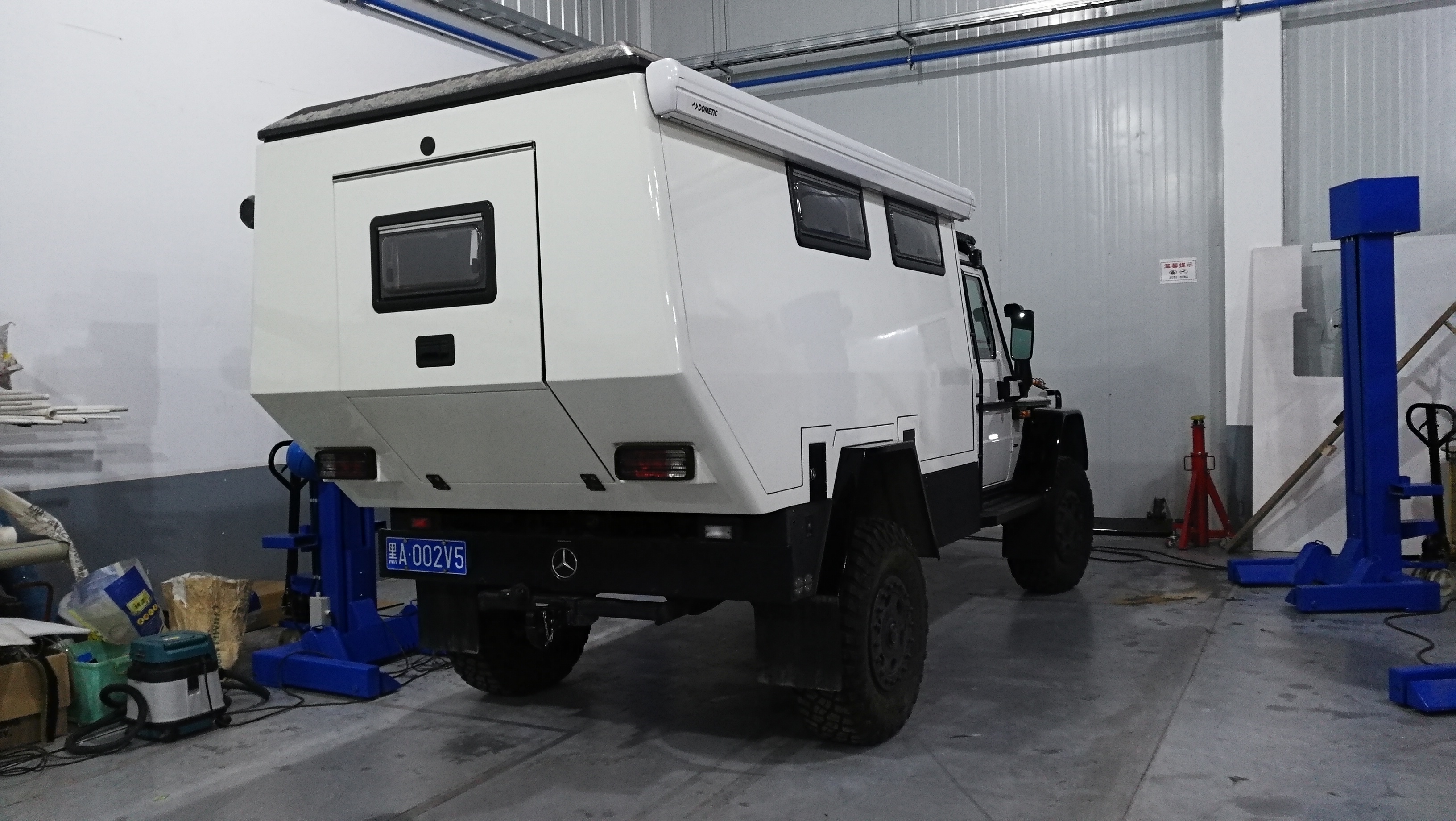 这是第二次来，装了多美达的遮阳，装了车顶铰链。下次还要来做车顶帐篷。 ...