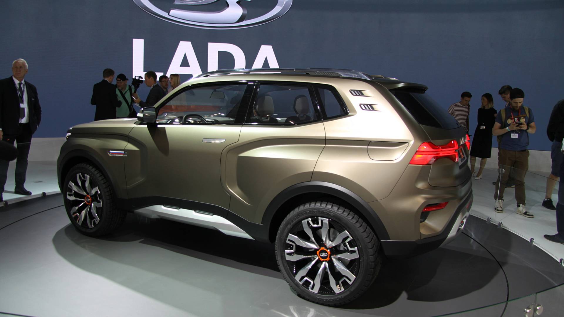 2018-lada-4x4-vision-concept (1).jpg