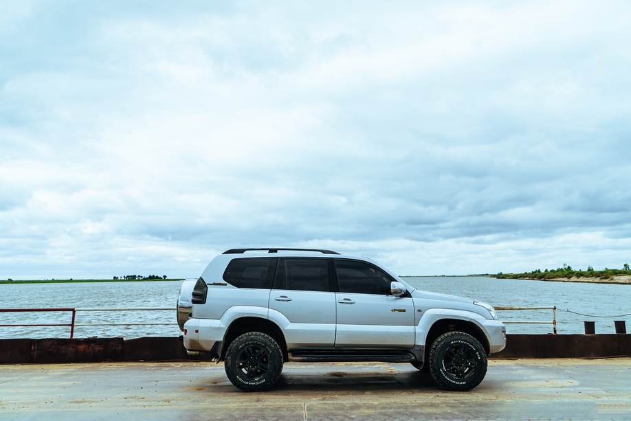 过了嫩江浮桥就是大庆了