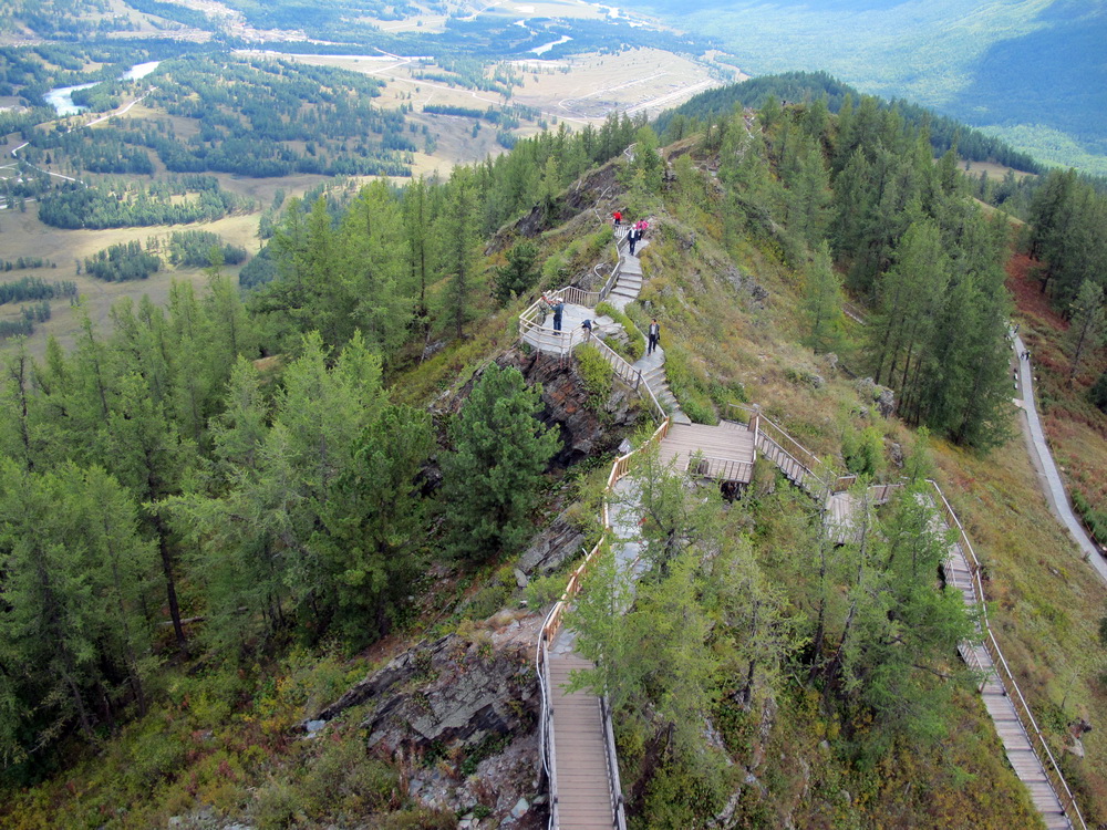 登山步道。