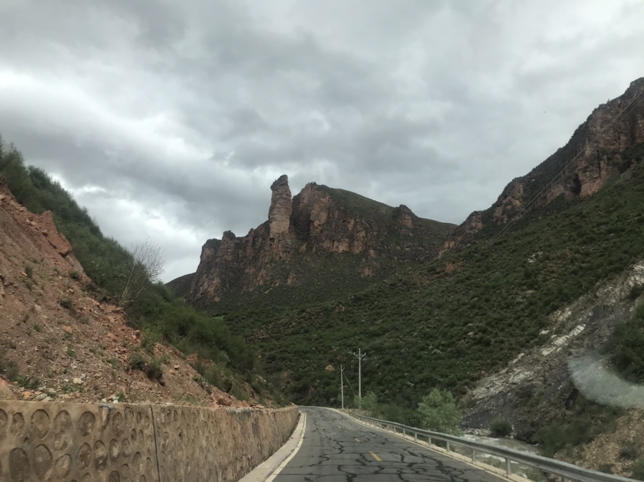 路上车辆很少