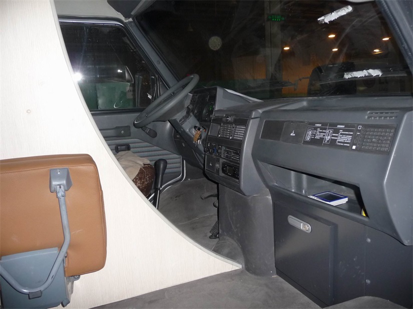 2045四驱房车 (5).JPG