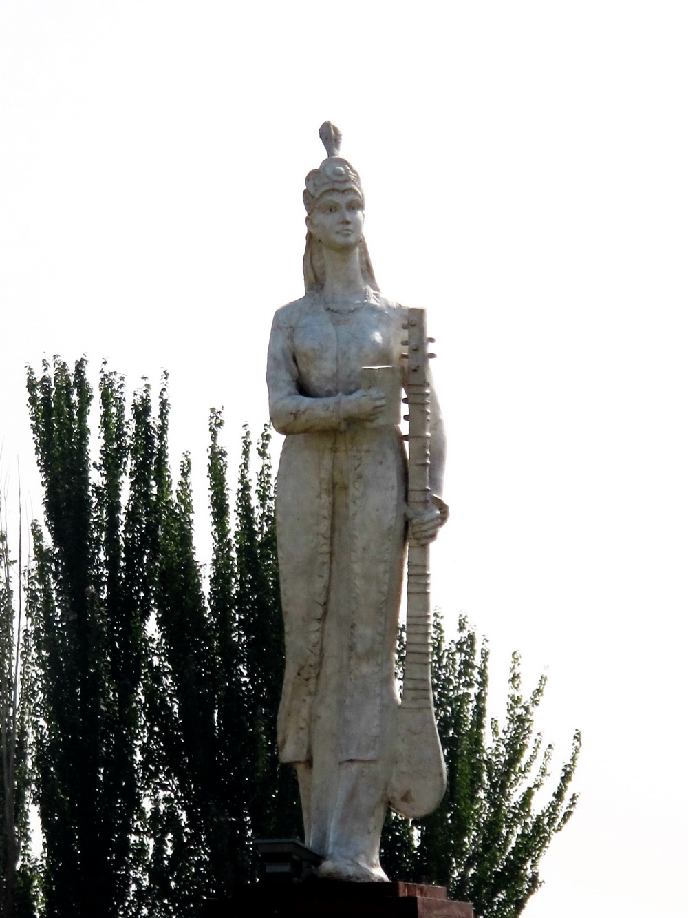 阿曼尼沙罕是15世纪的维吾尔族女音乐家，诗人。她搜集，整理了十二姆卡姆。她的故乡在莎车。 ...