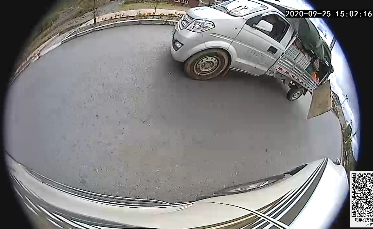        前往雅江路上，在318新都桥段遭遇“飞来横祸”，对方车飞来一块木板，先砸向我车左前轮，再击中我车 ...