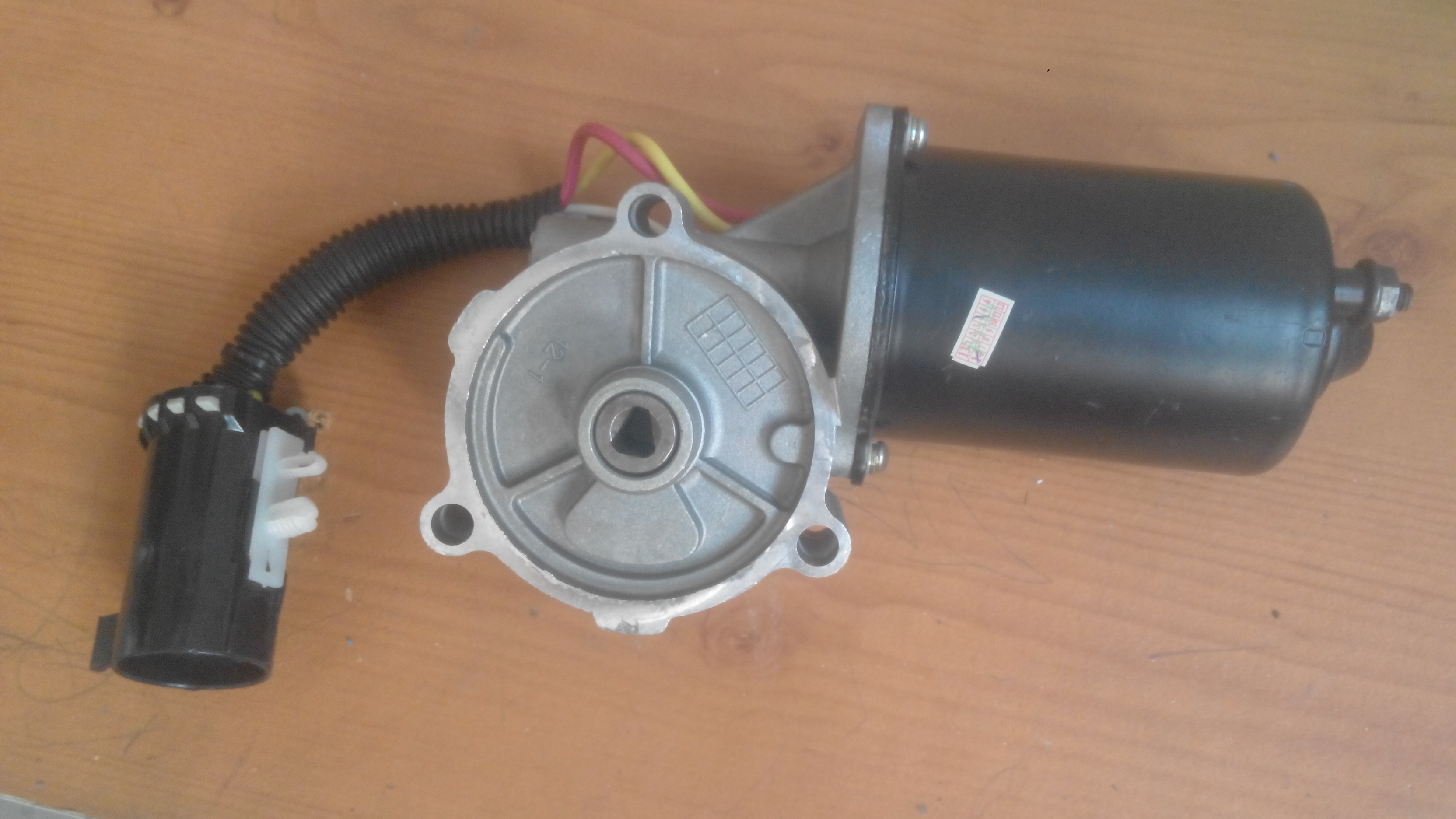 猎豹奇兵分动箱电机4RB1 4RB3奇兵分动箱电机奇兵分动箱4驱电机.jpg