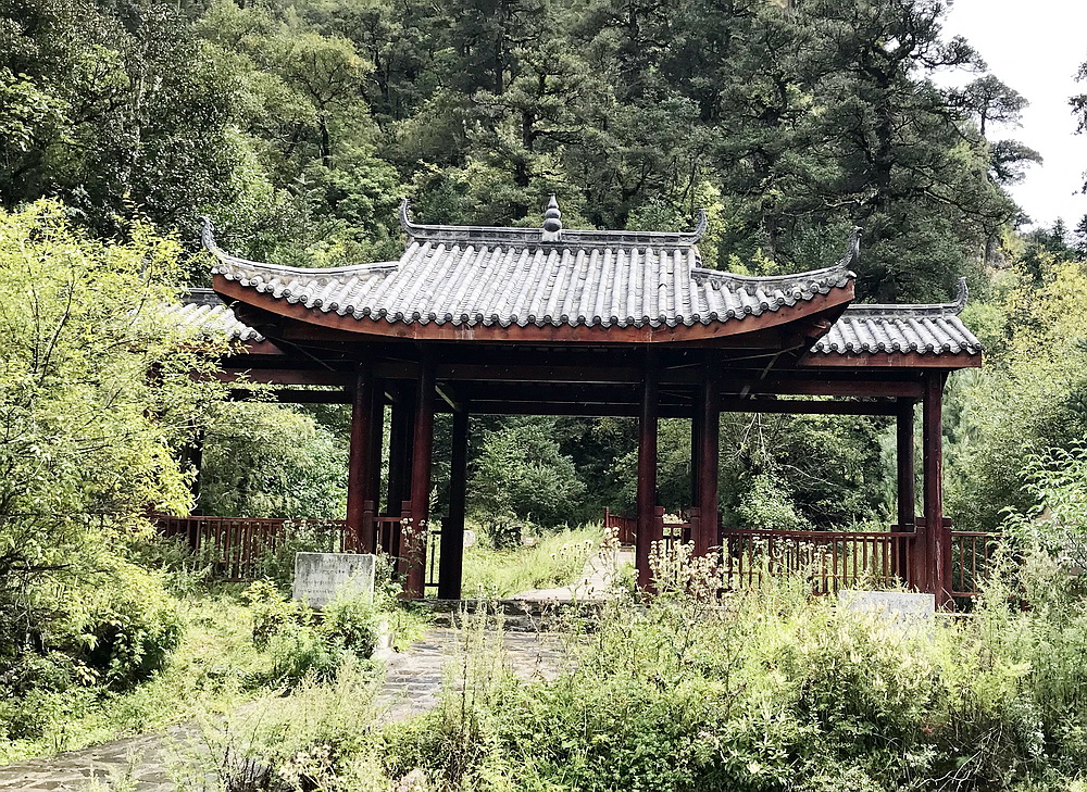 基隆唐蕃古道的入口处。据说，基隆唐蕃古道是藏王迎娶尼泊尔公主时所经道路。也是清军反击外来侵略者的进军 ...