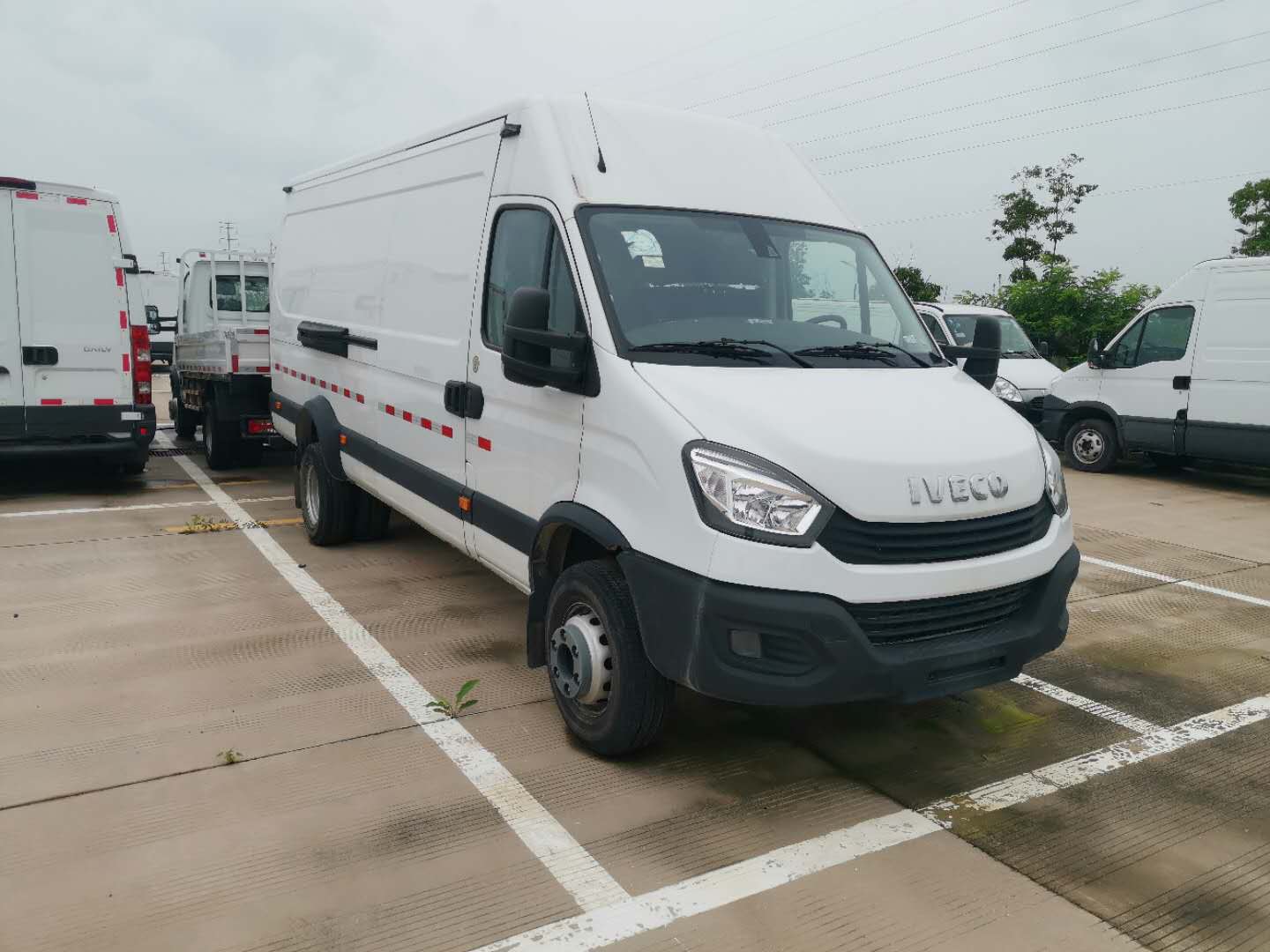 七米欧胜   侧拉们都是那么霸气    可出专项作业车    b2可以开