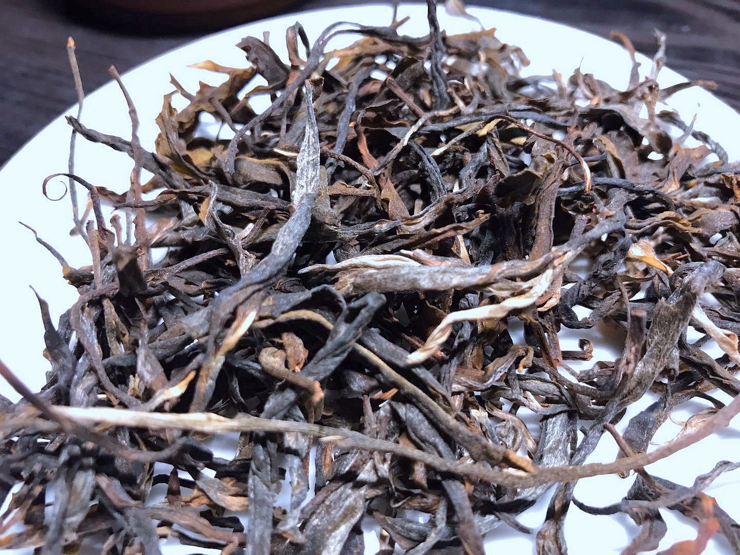 鲜叶在自己的初制所加工，保证品质和纯料