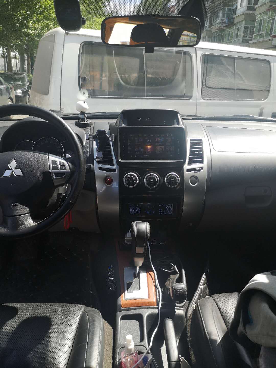 做好后的效果，支架挺闹人，邦伟说这个游戏太难了。第一台机器上车一顿故障码乱闪，保险烧了，车也打不着了 ...