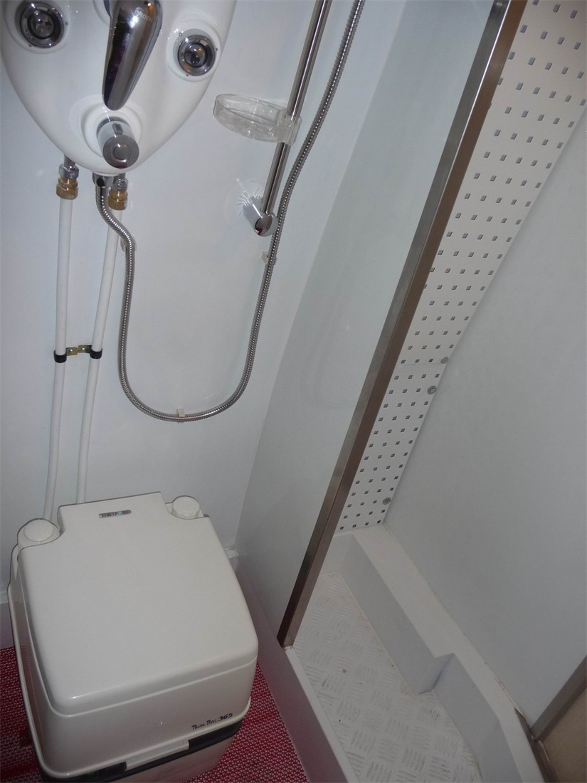 2045四驱房车 (18).JPG