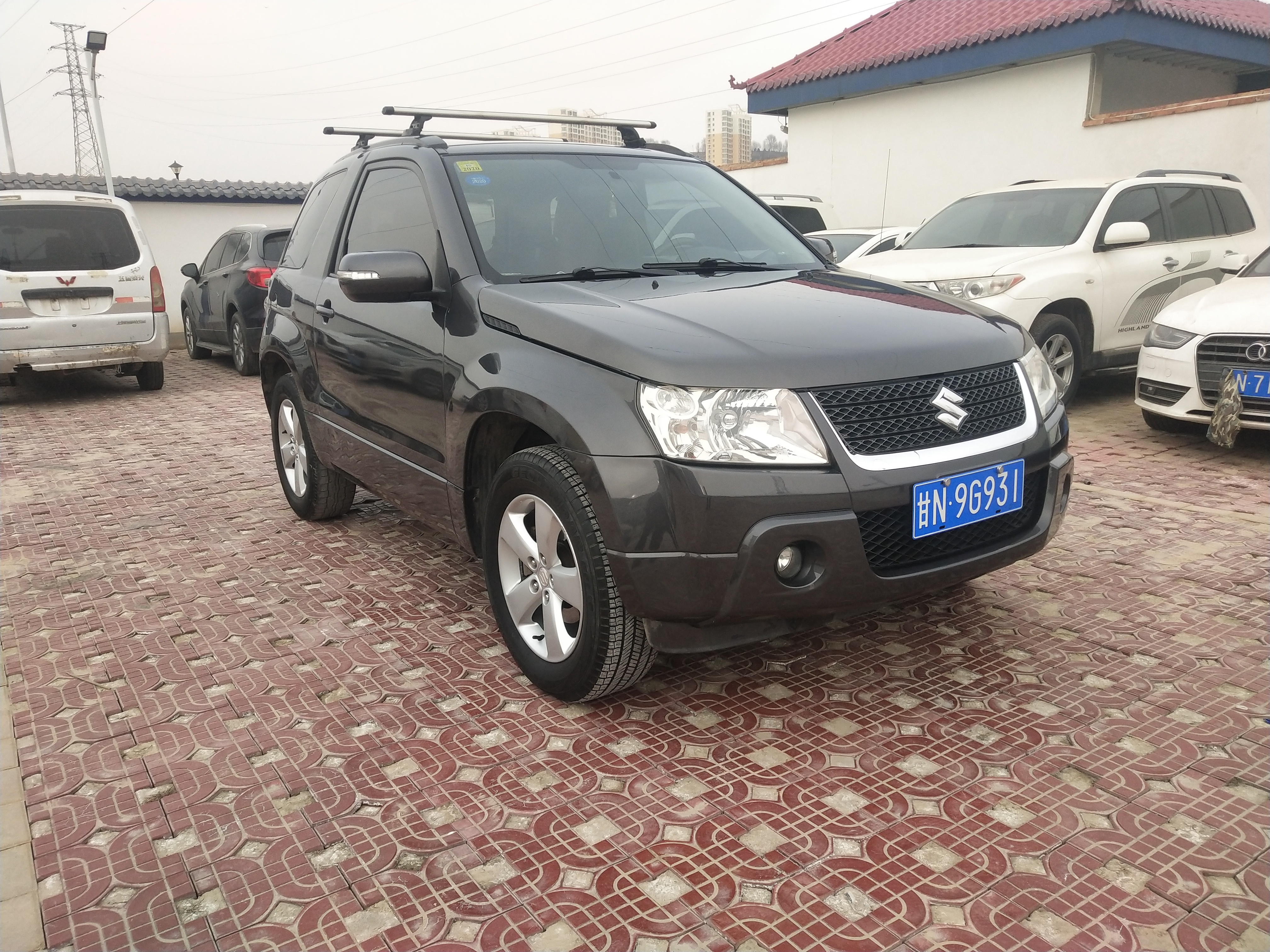 11万公里了，四条还是原车胎。前车主用的够省钱，回来就把两条后轮胎换掉，前轮胎还能用用，就移到后面了。 ...