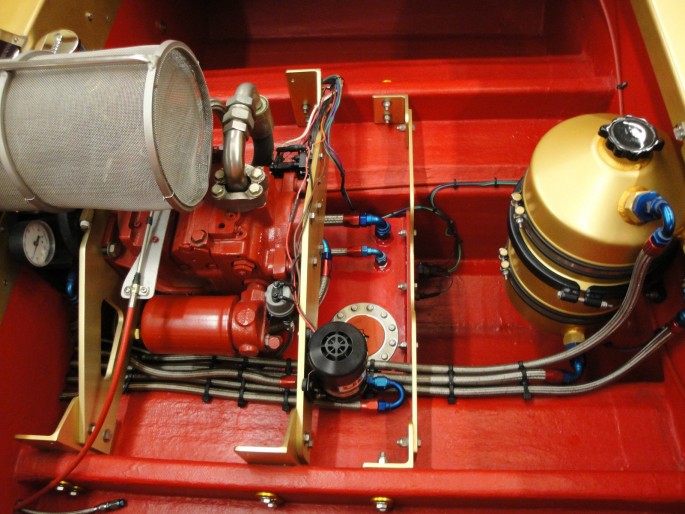 Allison-Jet-Turbine-Powered-Talon-21-Pickle-Fork-Powerboat-8-685x514.jpg