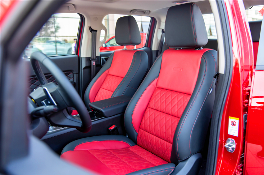 现在对这款车的售价我还是挺期待的，相信长城炮上市后，会带给消费者享受中式越野皮卡生活的机会。我也非常 ...