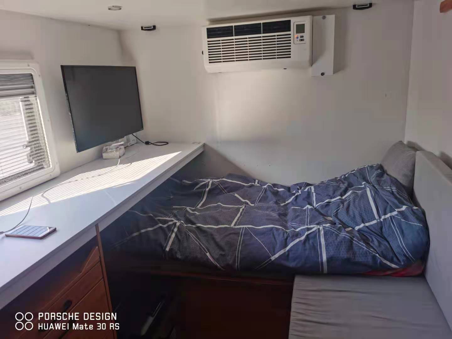 通过使用一年多觉得沙发变床使用麻烦，所以重新改成这样，平常就是90公分的单人床，2人出去可以秒变1.4米大 ...