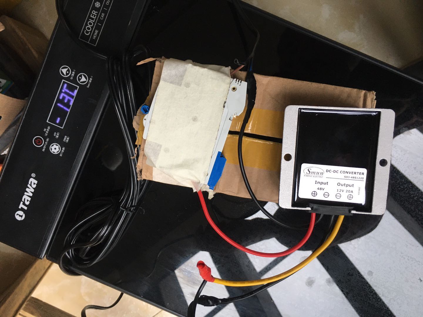 接了48V转12V的DC降压器，，选用20A的，70多元，可以用到240W的功率，对于12V用电来说差不多了，主要是带45 ...