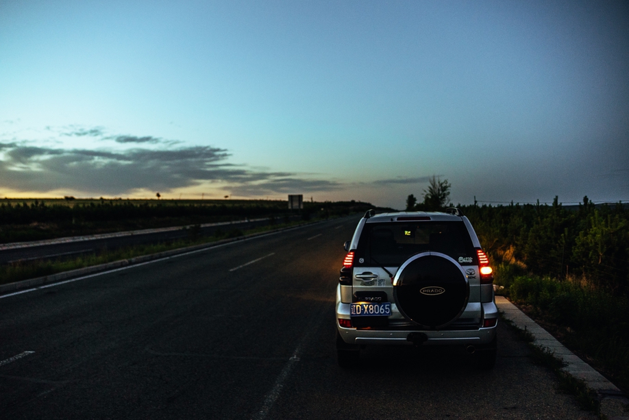 太阳下山抓紧赶路