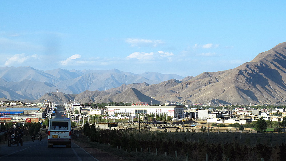 傍晚重返日喀则。