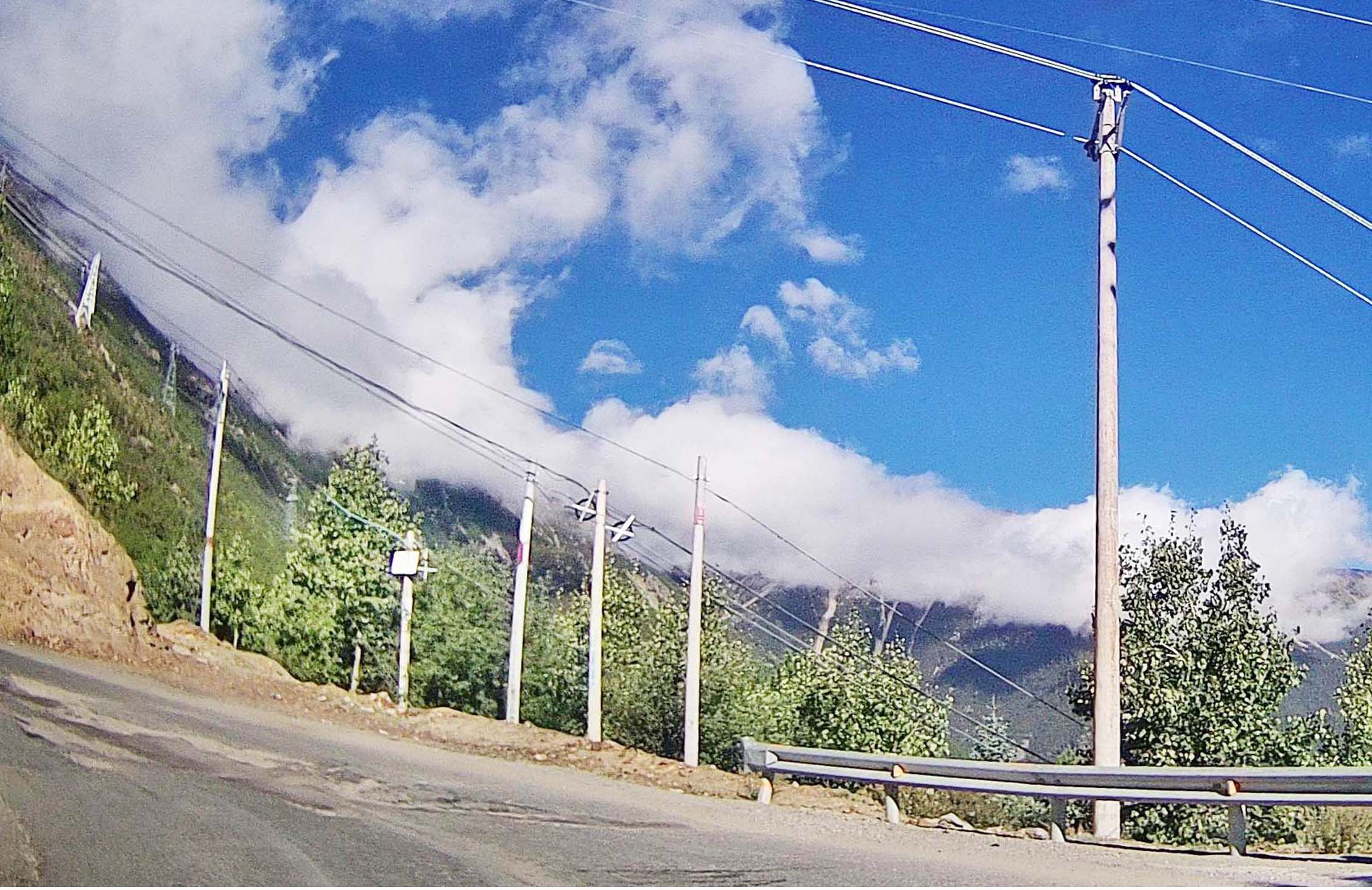 东达山盘山沿路一瞥