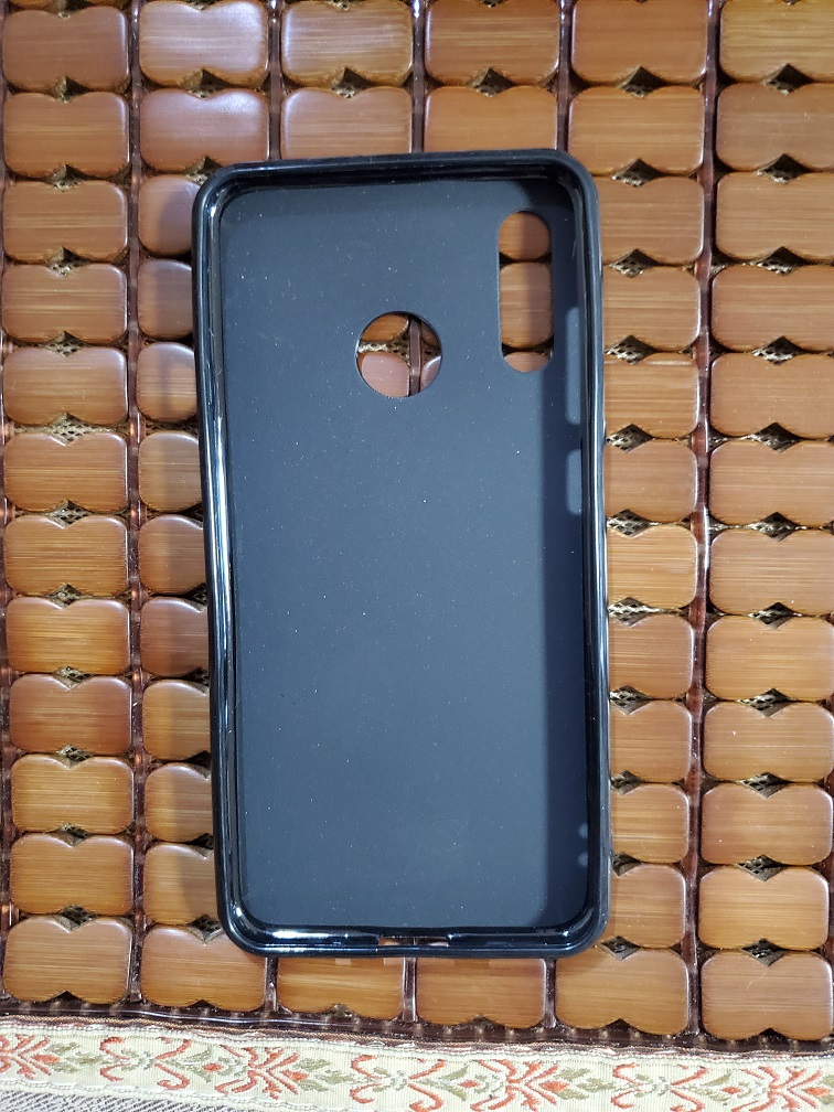 软壳正面，全新。不知道什么手机用的。