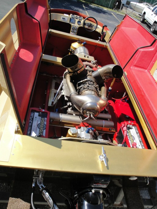Allison-Jet-Turbine-Powered-Talon-21-Pickle-Fork-Powerboat-6-514x685.jpg