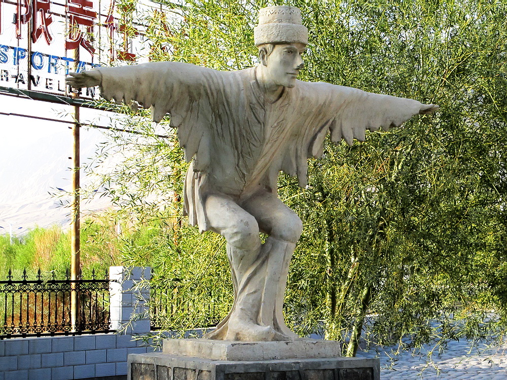 塔吉克族崇拜雄鹰。