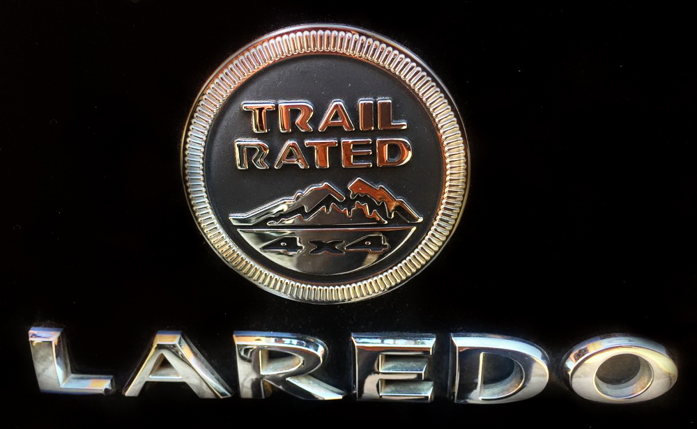 本次旅游功勋卓著，特颁发雪山越野奖章！