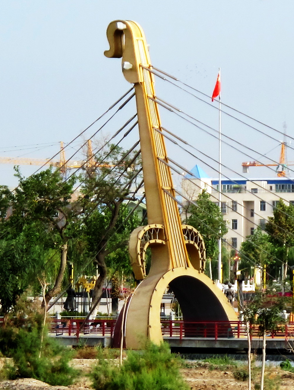 注意热瓦普的桥头造型！