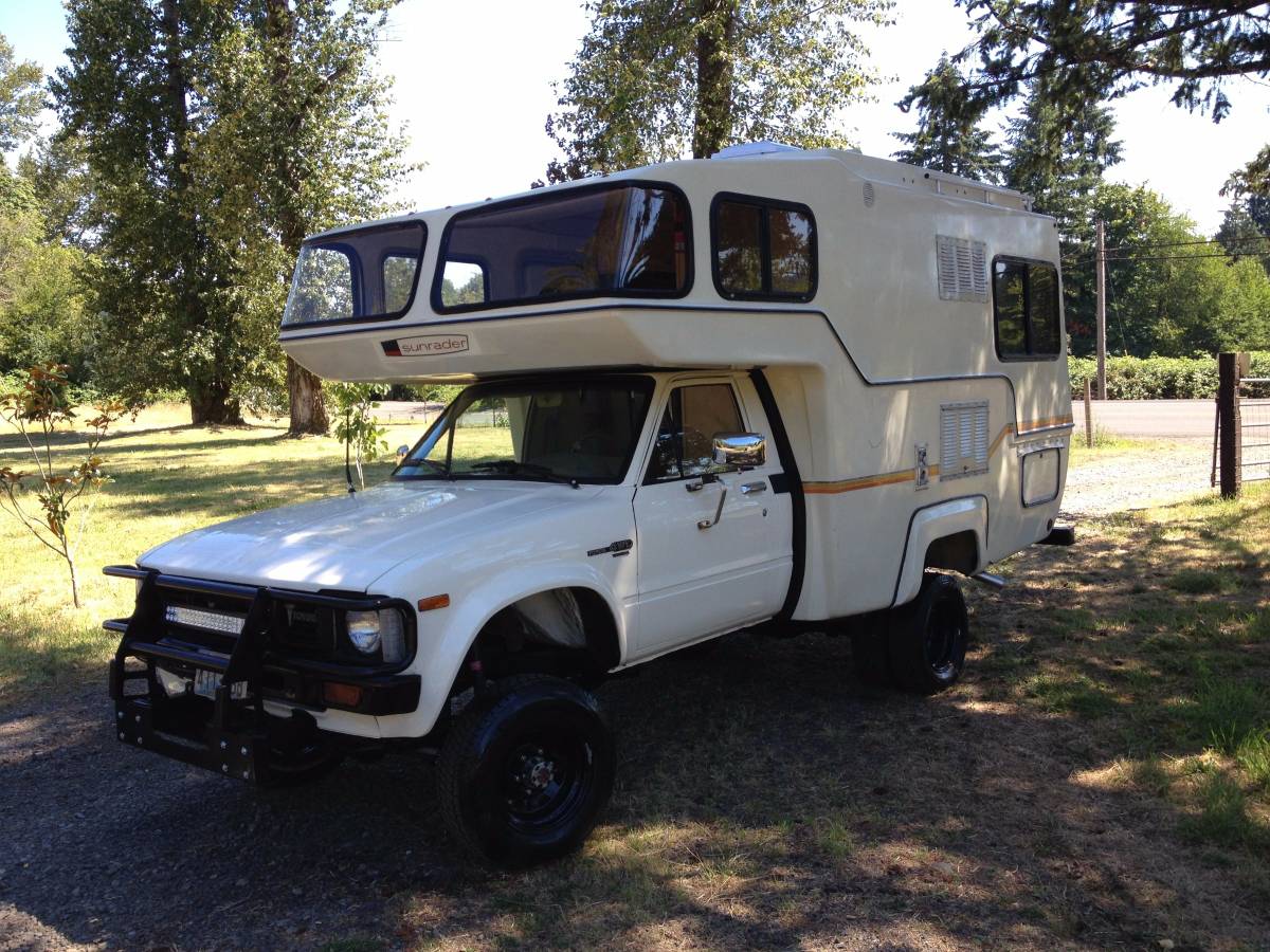 Toyota-Sunrader-4x4-RV-Motorhome-1.jpg