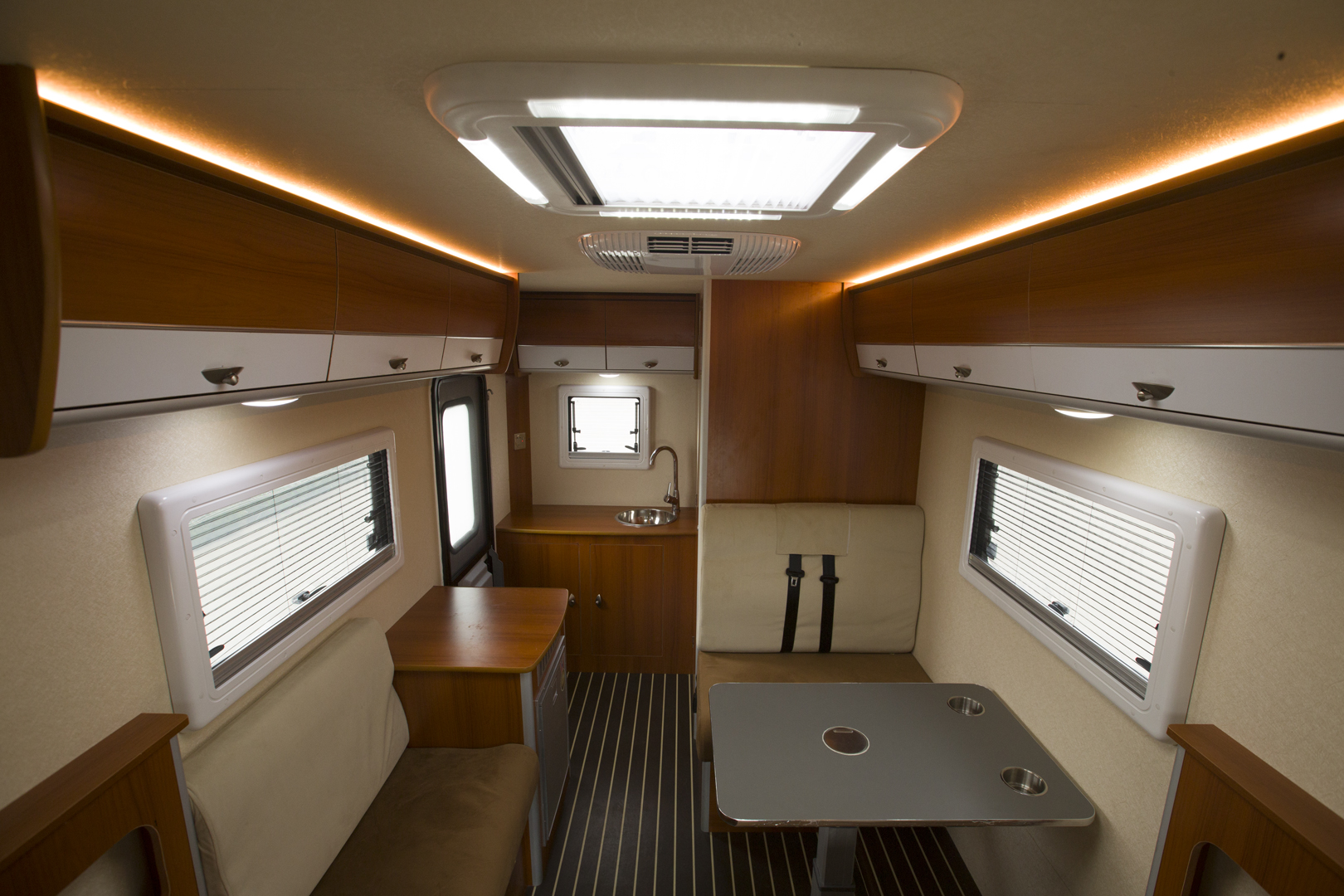 这个是之前的布局图，不是特别合理。