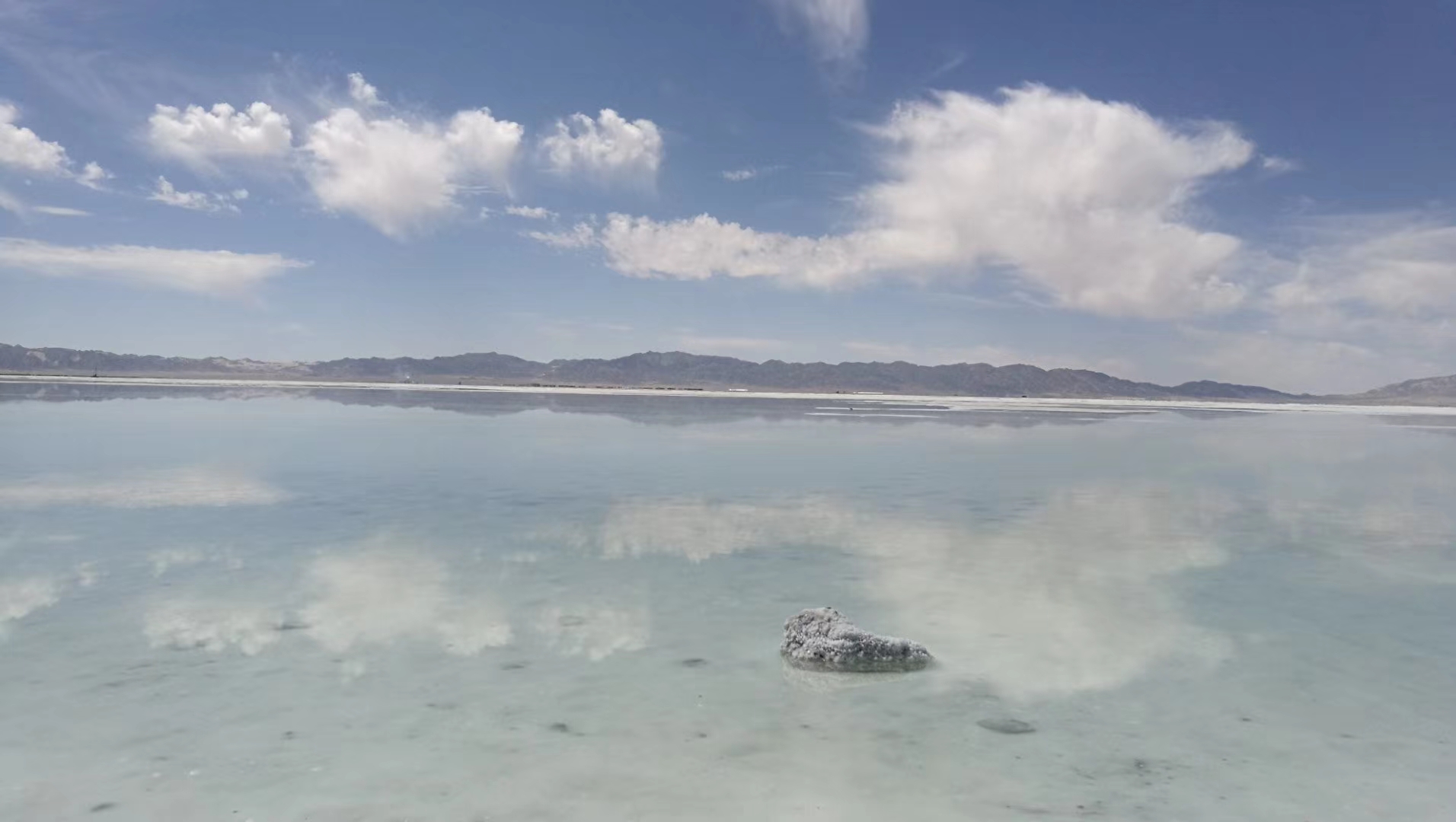这是今年的大柴旦湖 治愈系的美景