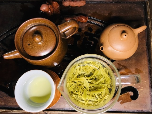 几泡后颜色更淡了。