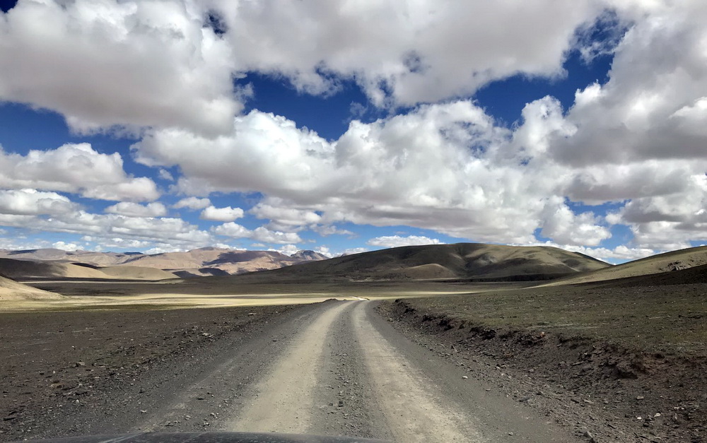 继续前行，心情忐忑。