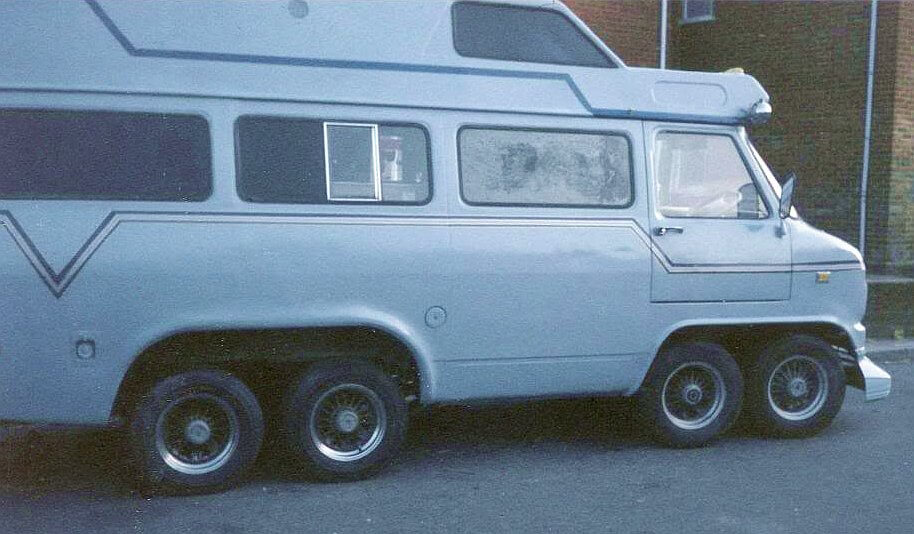 Bedford-CF2-Custom-8-wheeler.jpg