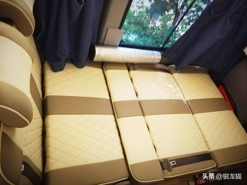 变成床。下面是桌面板