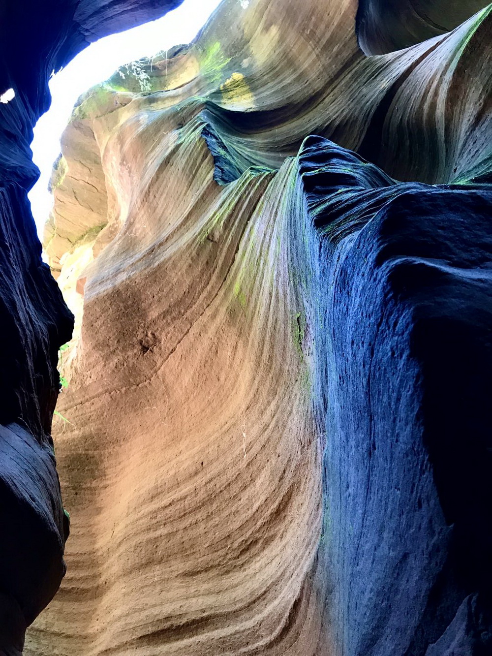 延安甘泉县雨岔大峡谷。