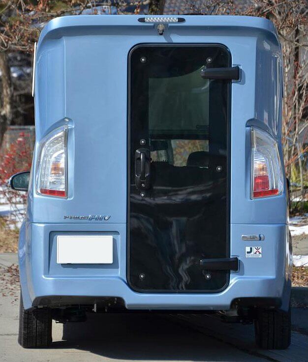 2013-Relax-Cabin-Toyota-Prius3.jpg