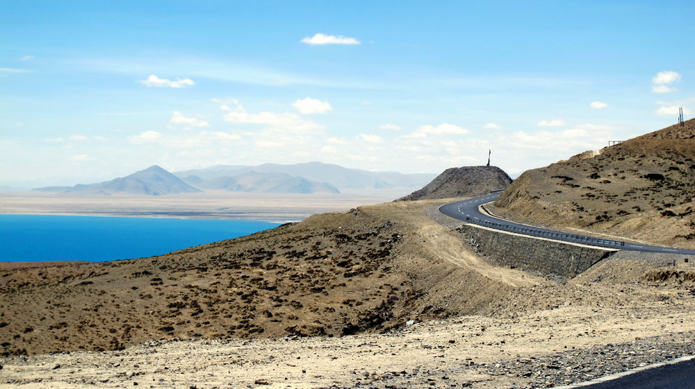 此地是个痛点，距吉隆沟60公里，一念之差，居然放弃了！后悔不已！山下是佩枯错。 ...