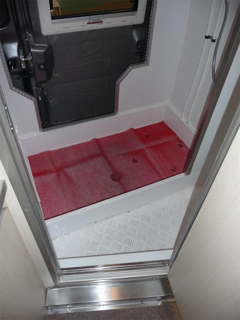 2045四驱房车 (10).JPG