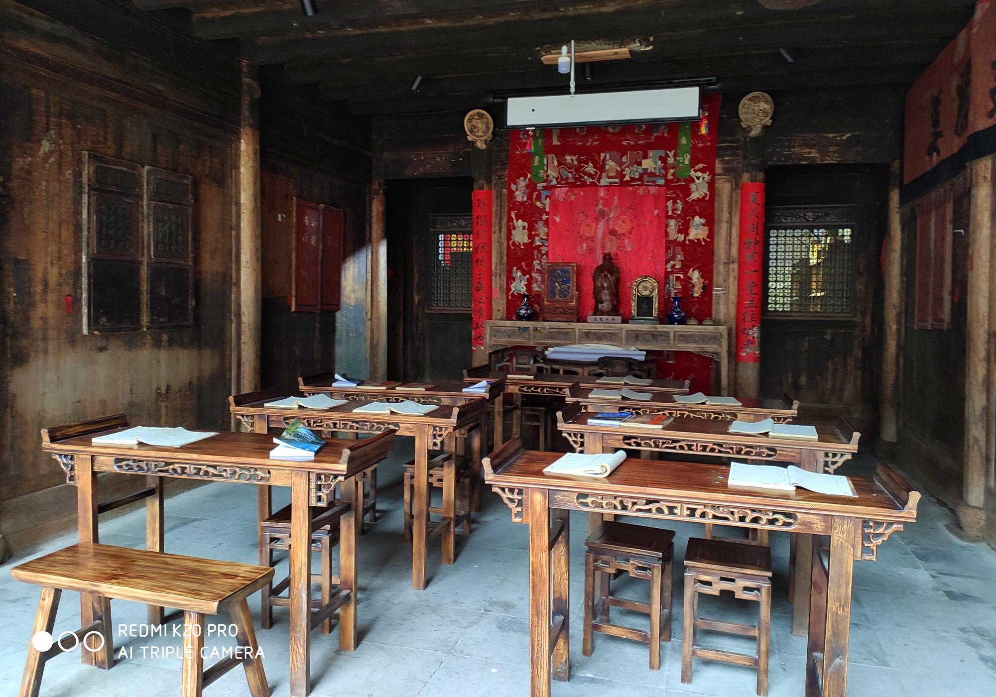 如今这座古宅已被改造成民俗馆，除展示闽东北地区生产生活多领域文物外，还复原了古代书馆等场景。 ...