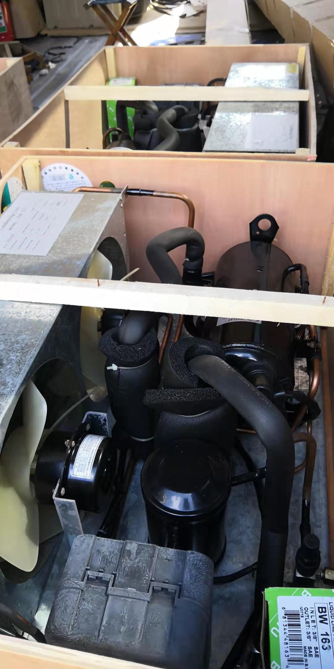 卧式压缩机，大1.5P，高度28cm左右，长度58cm，宽度是40多，具体尺寸记不准确了。 ...