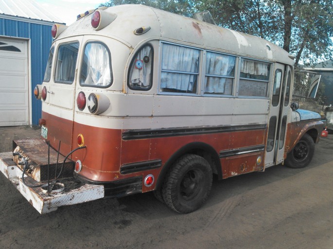 Ford-Short-Bus-Motorhome-3-685x513.jpg