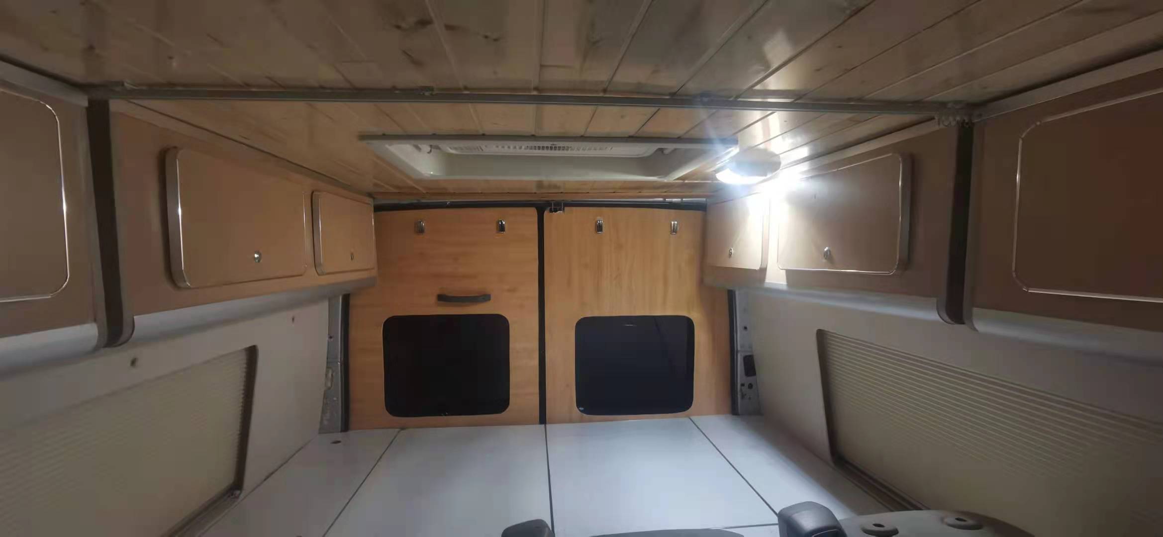 车尾横床（175CM长、宽130CM）