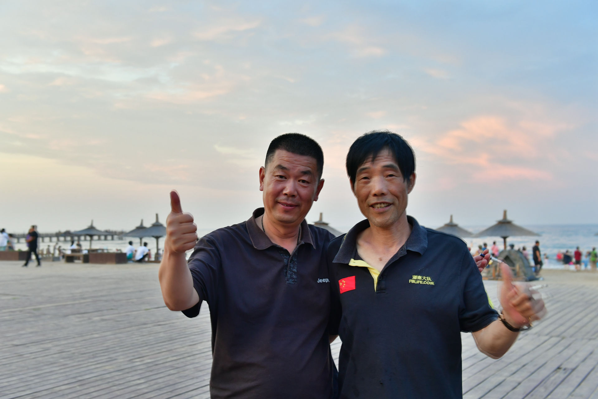 这是鸡哥的朋友，老曹。