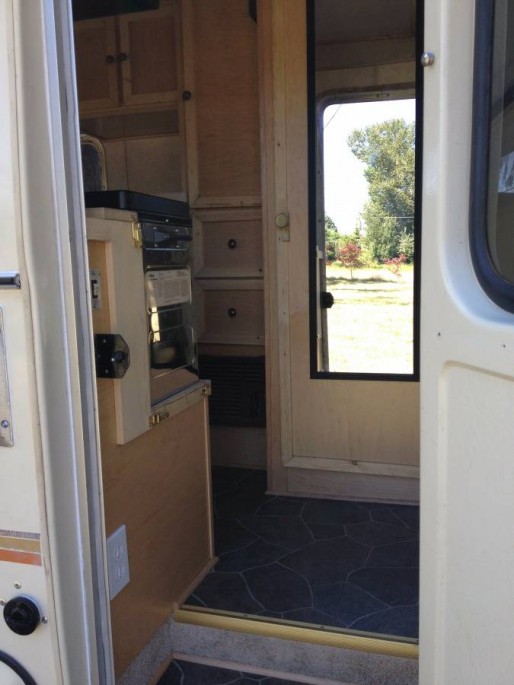 Toyota-Sunrader-4x4-RV-Motorhome-15-514x685.jpg