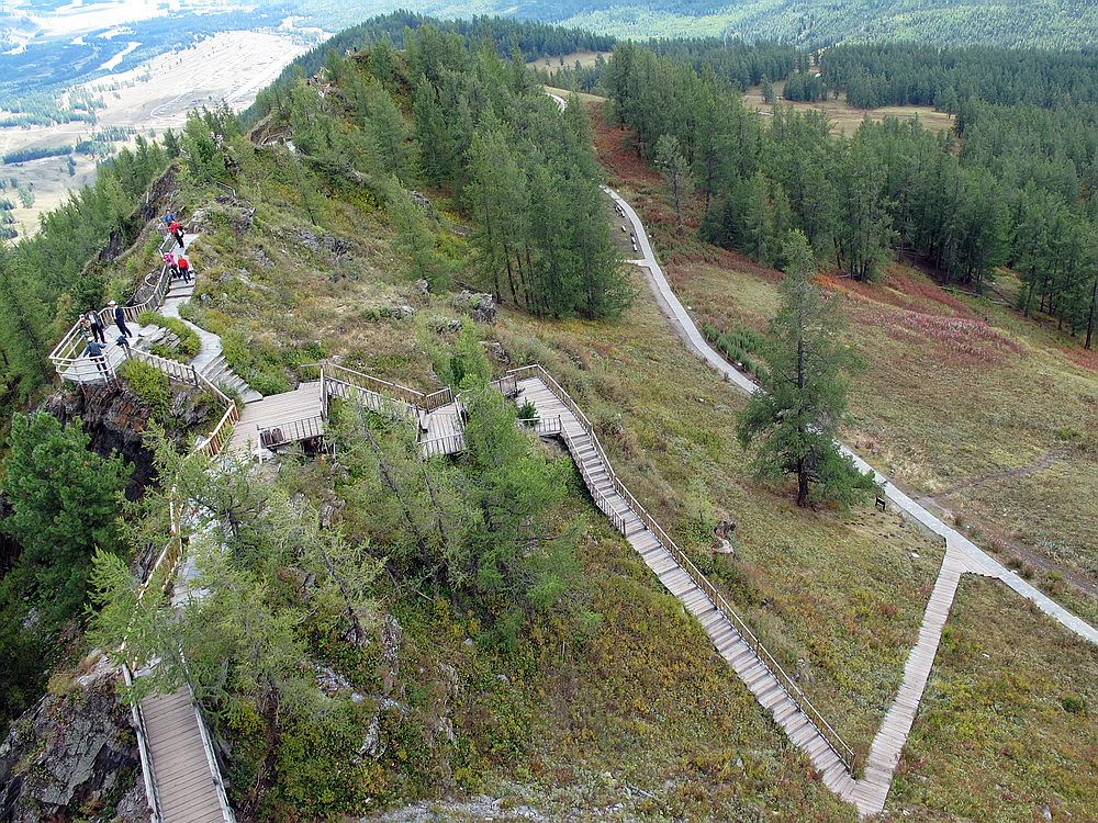 登山步道。