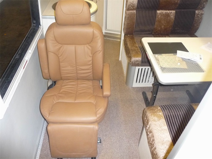 2045四驱房车 (19).JPG