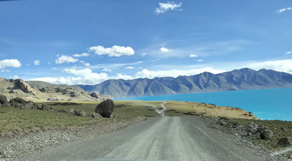 寻找古象雄遗址。